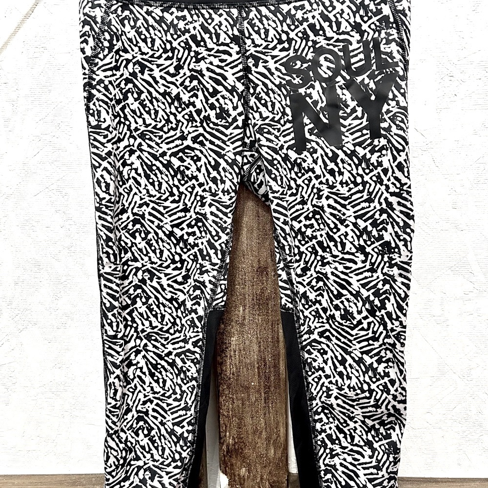 Lululemon leggings size 4 X Soul NY Pace Pusher Crop Leggings sz 4 Luxtreme - Picture 2 of 14